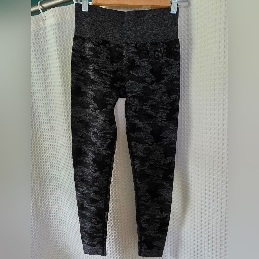 Flattering Gymshark Camo Seamless Leggings